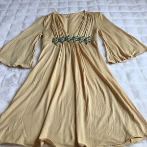 BELL SLEEVE TOP, FITS LIKE SKY